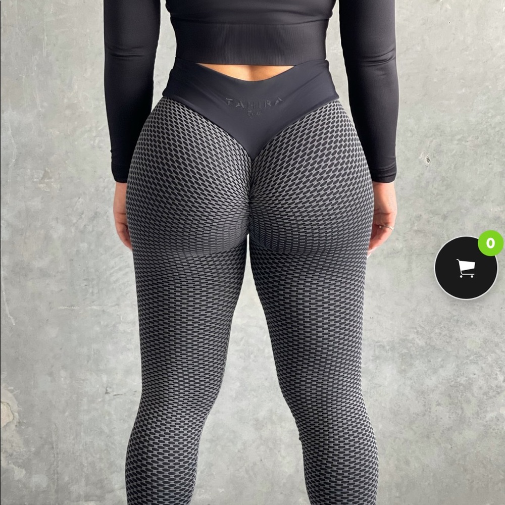 Tahira by KB Luxe Leggings size M